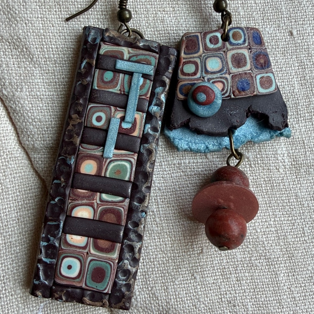 🧚🏼‍♀️ Unique 🧚🏼‍♀️Handmade Abstract Earrings - Picture 2 of 8